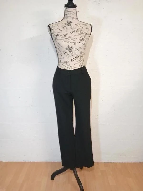 Pantalon noir droit avec détail simili cuir aux poches Emma & Caro – Taille 38 ( – photo 11